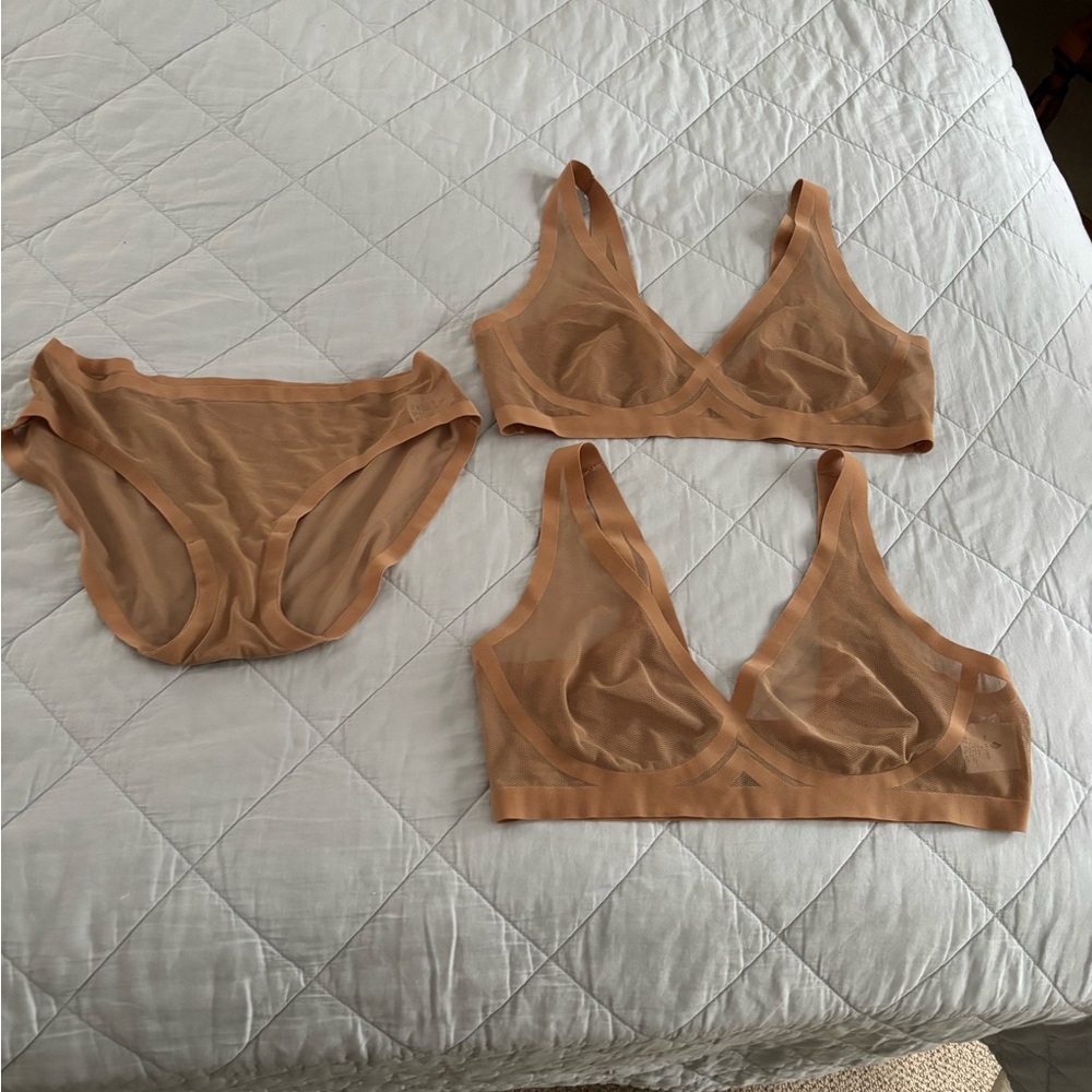 EBY Tan Bralette and Panty Set bras sz M panty sz S